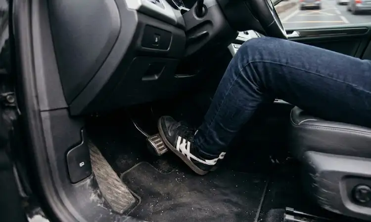 Penyebab rem mobil blong, Sumber: AI